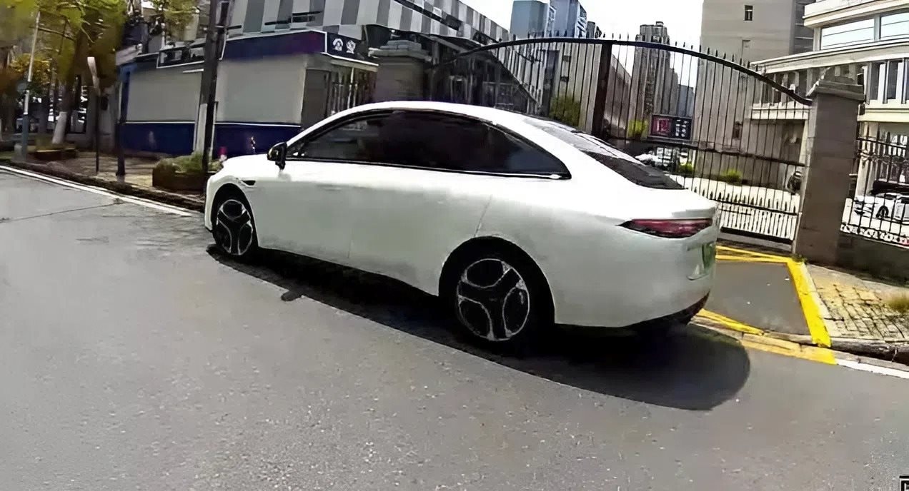 Phat hien khach om tui dung hon 300 trieu dong