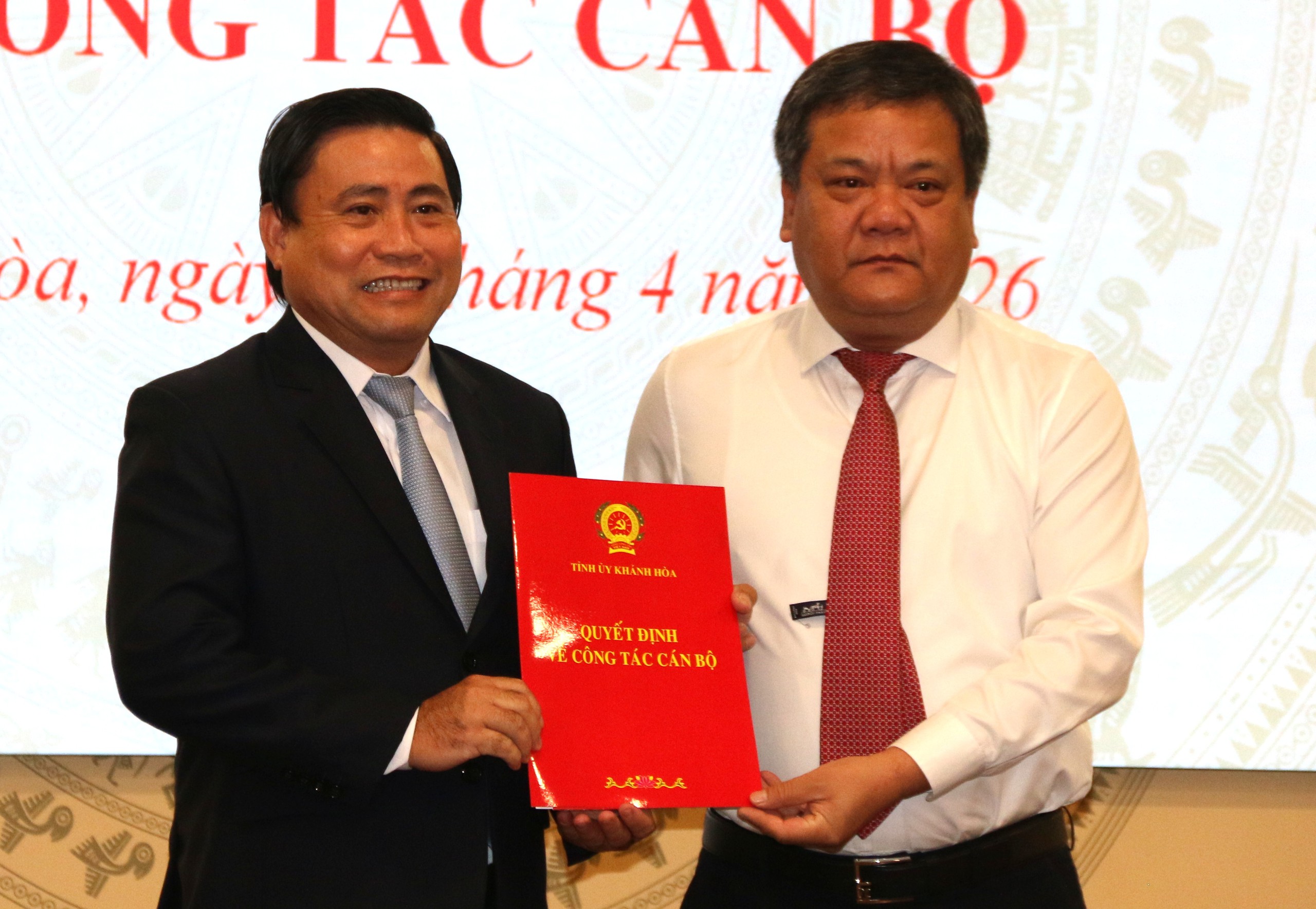 Phê chuẩn kết quả bầu Chủ tịch, Phó chủ tịch UBND tỉnh Khánh Hòa nhiệm kỳ 2026 - 2031 - Ảnh 2. Khánh Hòa - Ảnh 3.