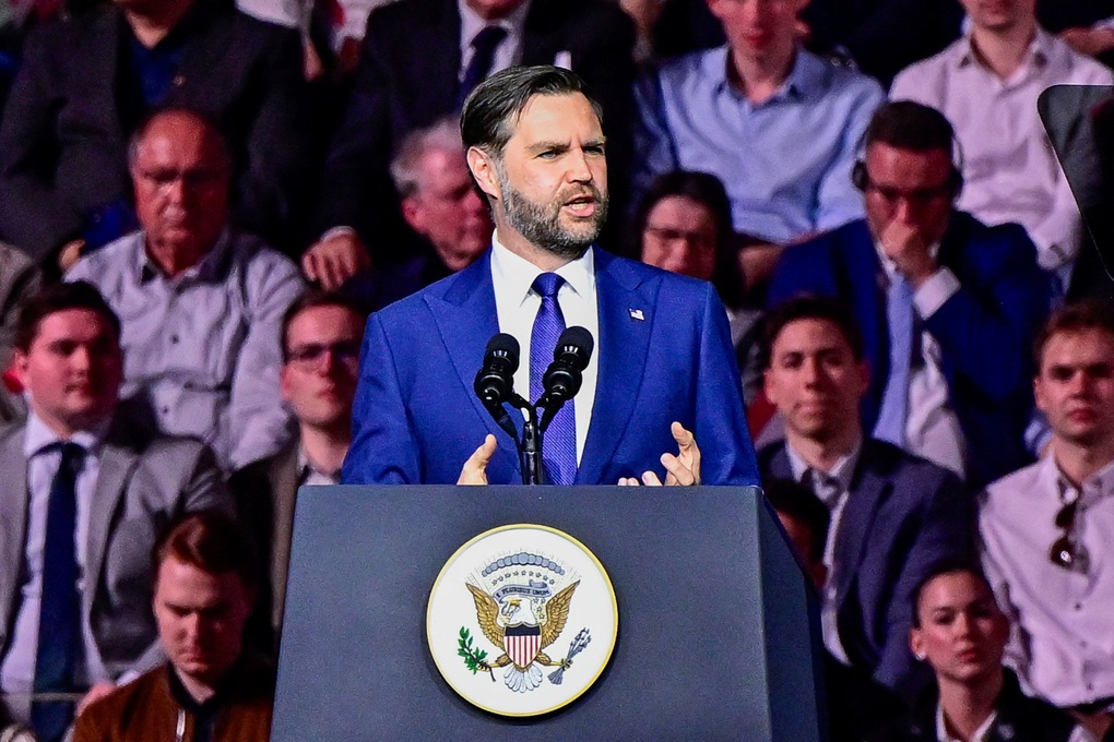 Phó Tổng thống Vance nghi tình báo Ukraine từng can thiệp bầu cử Mỹ - 1