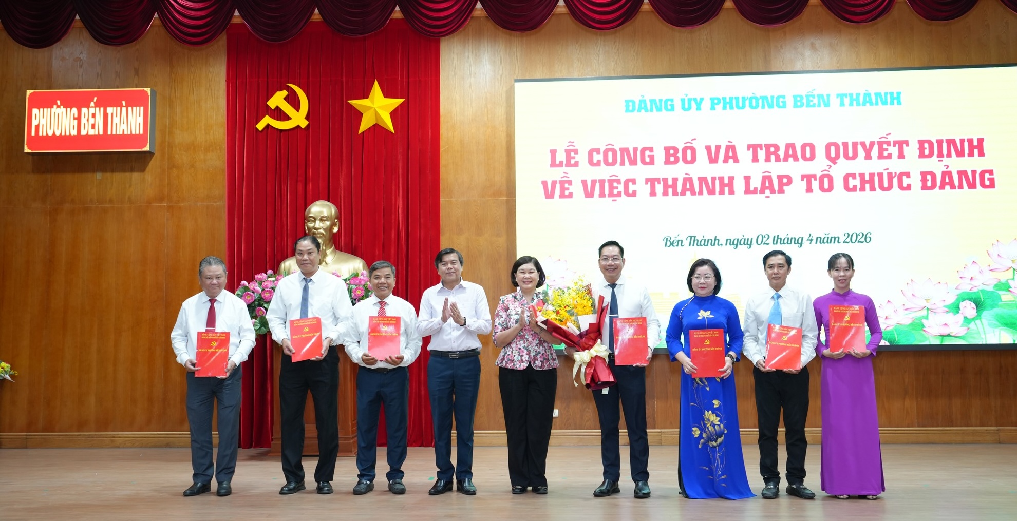TPHCM: Phường Bến Thành thành lập thêm chi bộ, đảng bộ, củng cố hệ thống chính trị - Ảnh 1.