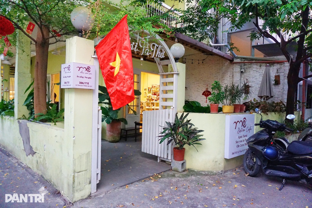 Quán cà phê vụ phụ thu khách ngồi 10 tiếng đóng cửa vì áp lực dư luận? - 1