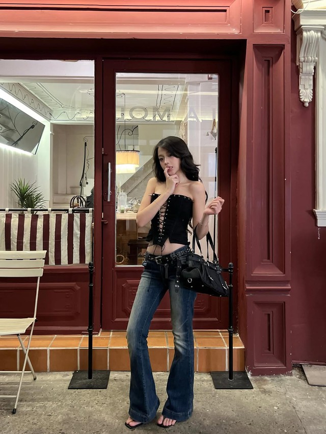 Quần ống loe kéo dài đôi chân, nâng tầm diện mạo - Ảnh 6.