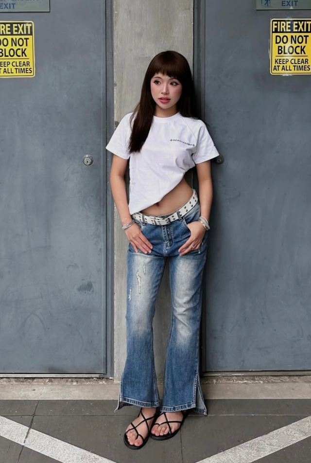 Quần ống loe kéo dài đôi chân, nâng tầm diện mạo - Ảnh 1.