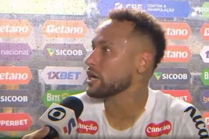 Neymar đối mặt với án treo giò 12 trận trong sự cố gây sốc
