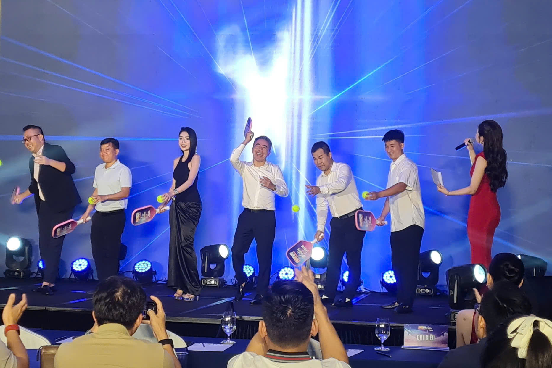 STour pickleball Vietnam masters 2026 tổng tiền thưởng 10 tỉ đồng, thu hút người đẹp và KOLs tham gia- Ảnh 1.