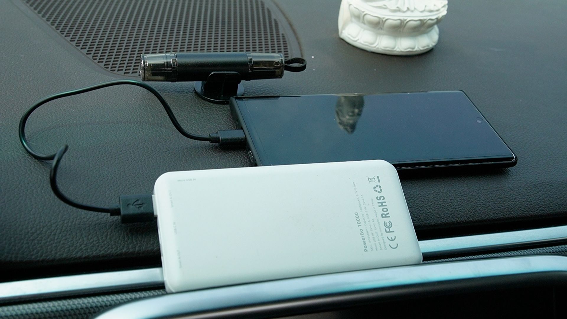 Sai lầm khi bảo quản ô tô trong mùa nắng nóng - Ảnh 1.