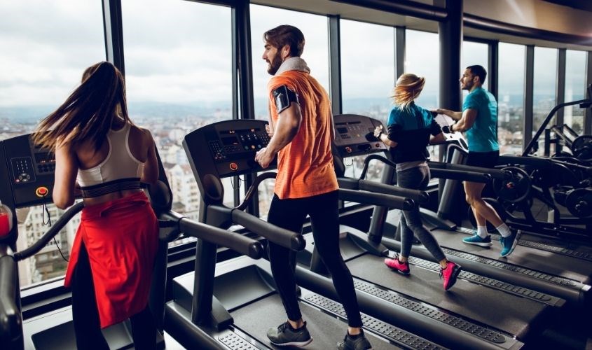 Sai lam khi di bo leo doc khien mo bung