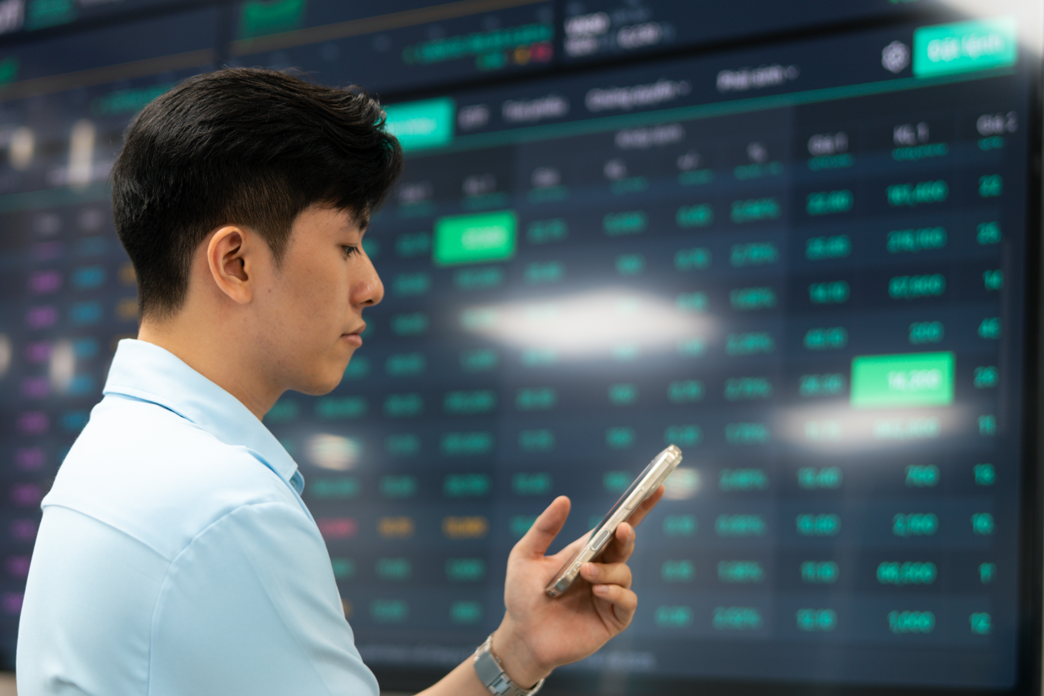 Sau 22 phiên điều chỉnh liên tiếp, chứng khoán Việt đã thoát khỏi 'vùng tối'? 1 Sau 22 phiên điều chỉnh liên tiếp, chứng khoán Việt đã thoát khỏi 'vùng tối'? - Ảnh 1.