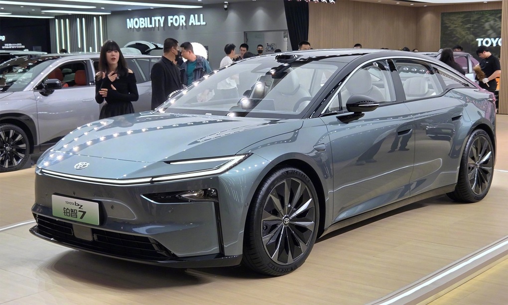 Sedan thuần điện Toyota nhận 3.100 đơn hàng sau 1 giờ mở bán tại Trung Quốc - 1