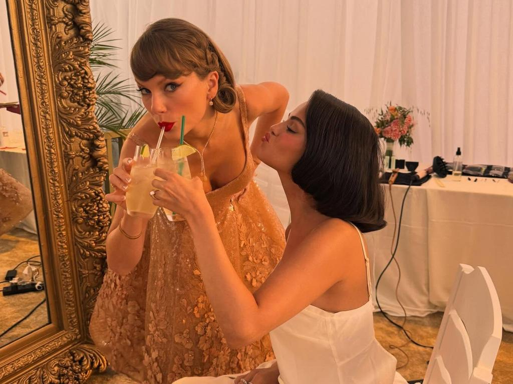 Selena Gomez, Gigi Hadid và dàn phù dâu hạng A 