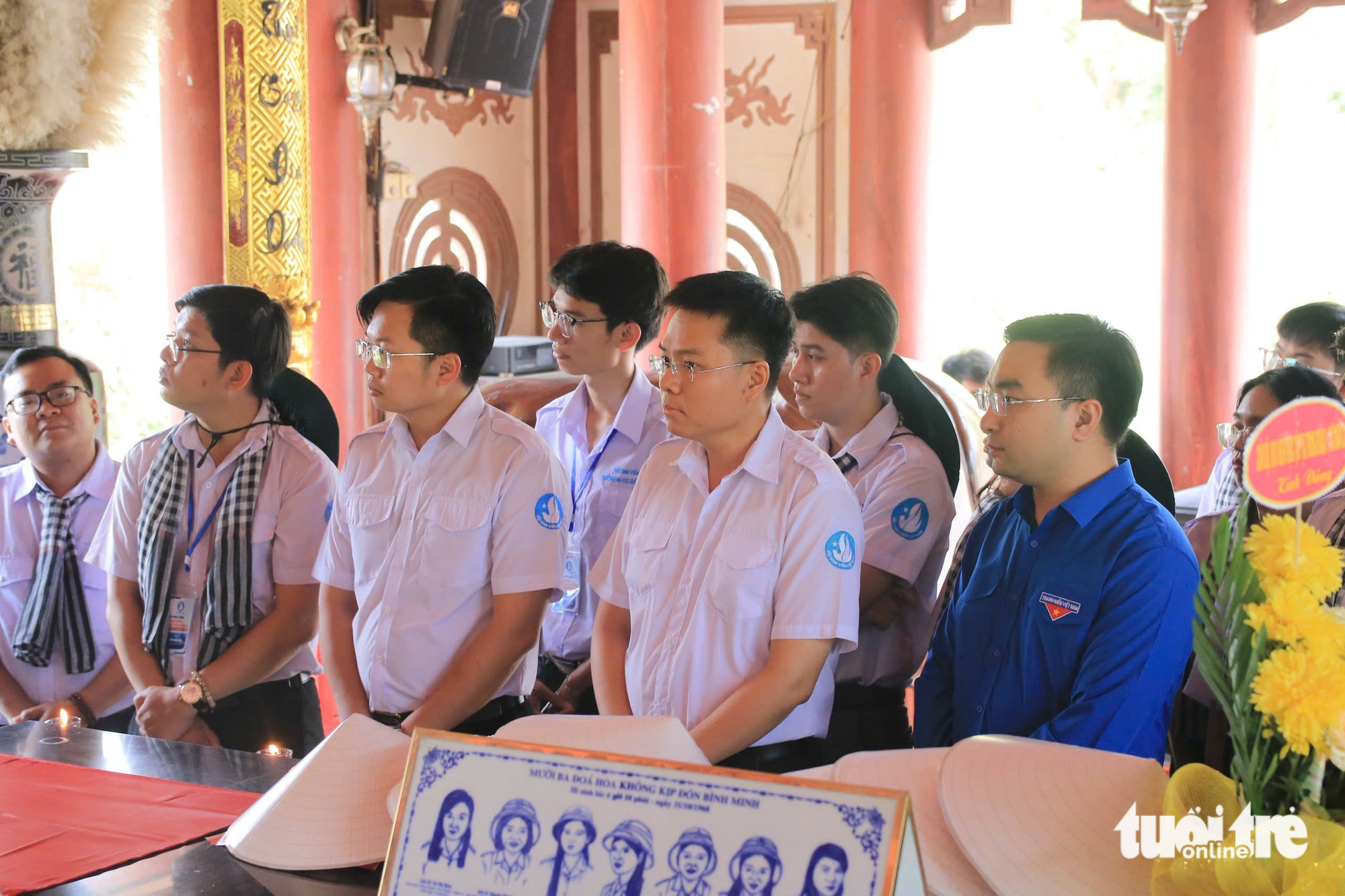 Sinh viên TP.HCM về thăm các di tích lịch sử ở Nghệ An 1 Sinh viên TP.HCM - Ảnh 1.