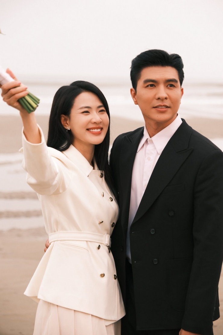 Steven Nguyễn Không giới hạn ôm đàn hát tặng Minh Trang bài 50 năm về sau 1 Ảnh hậu trường của hai nhân vật Kiên và Lam Anh trong tập cuối