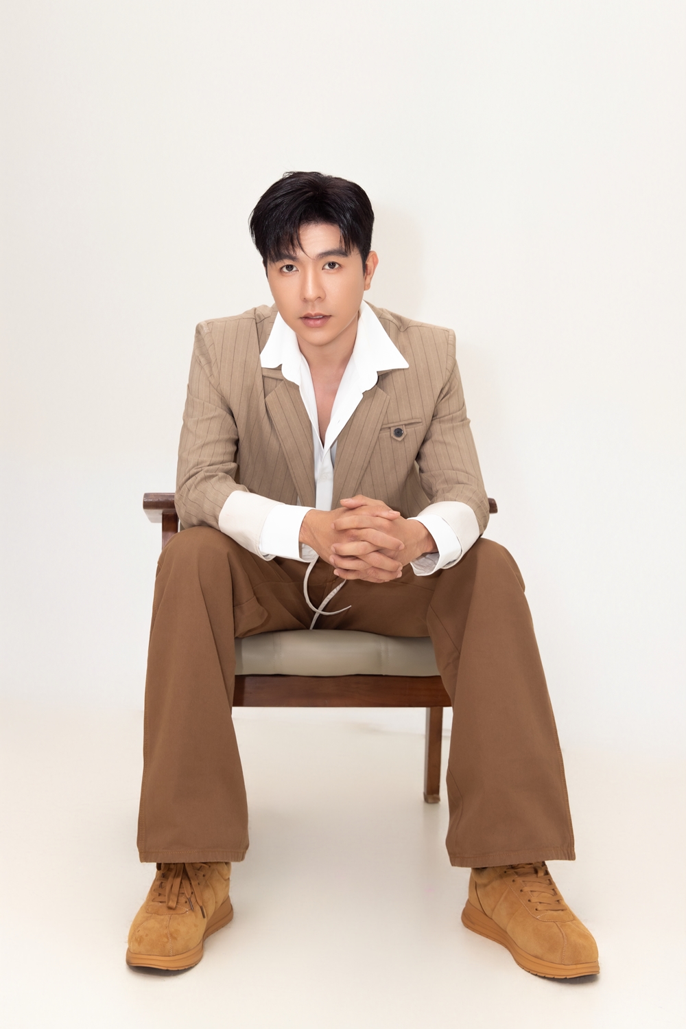 Steven Nguyễn: Từ chối đánh giá diễn xuất của Minh Trang, tiết lộ người an toàn nhất để chia sẻ mọi áp lực- Ảnh 1.