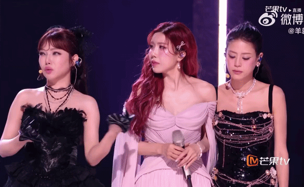 Tình trạng sức khỏe đáng lo của Trang Pháp tại show Trung Quốc: Stress nặng, đột ngột bị rối loạn nhịp tim phải đi viện ngay giữa đêm- Ảnh 1.