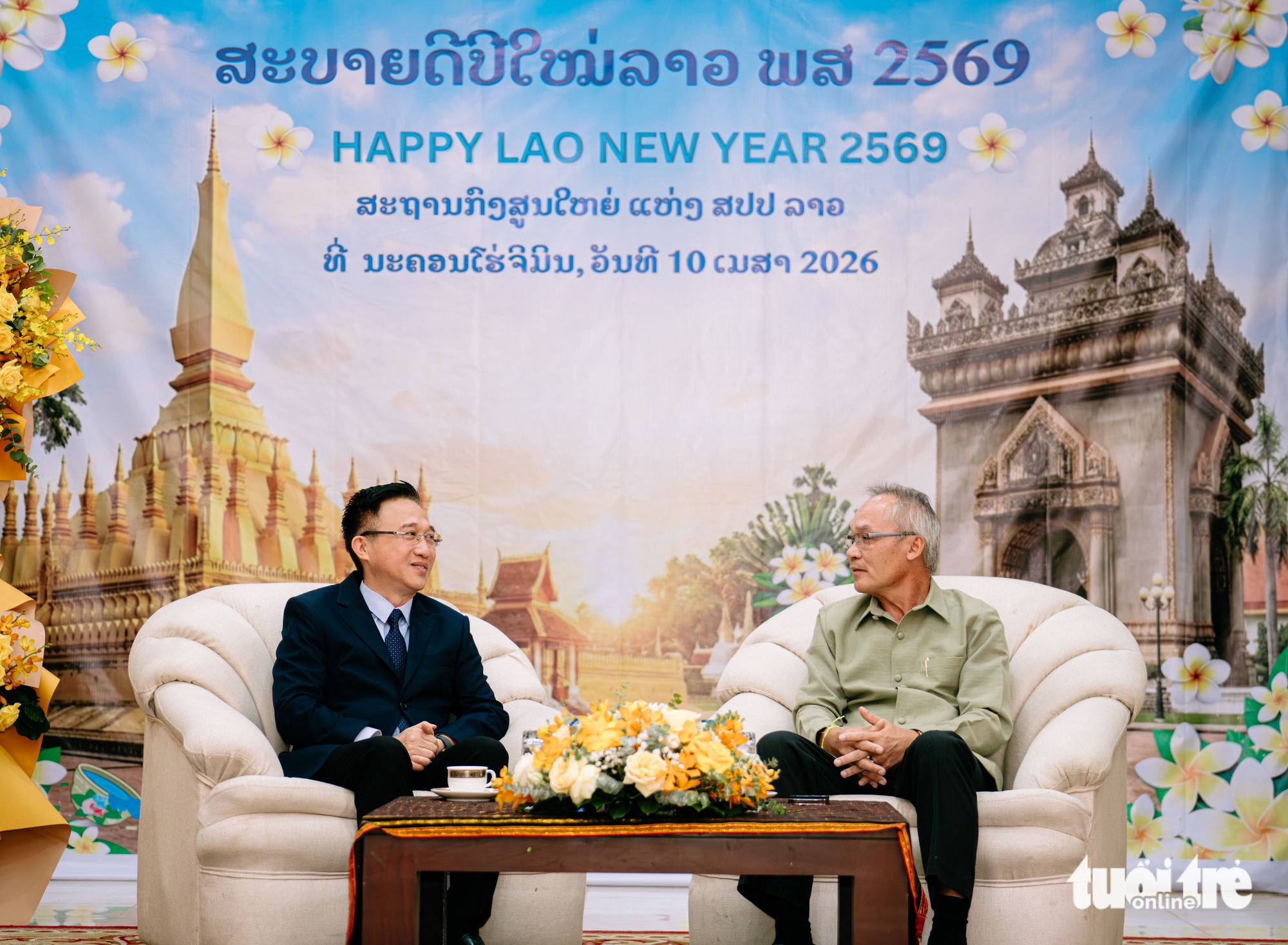 TP.HCM chúc mừng Tết cổ truyền Bunpimay của Lào - Ảnh 1. TP.HCM chúc mừng Tết cổ truyền Bunpimay của Lào - Ảnh 1.