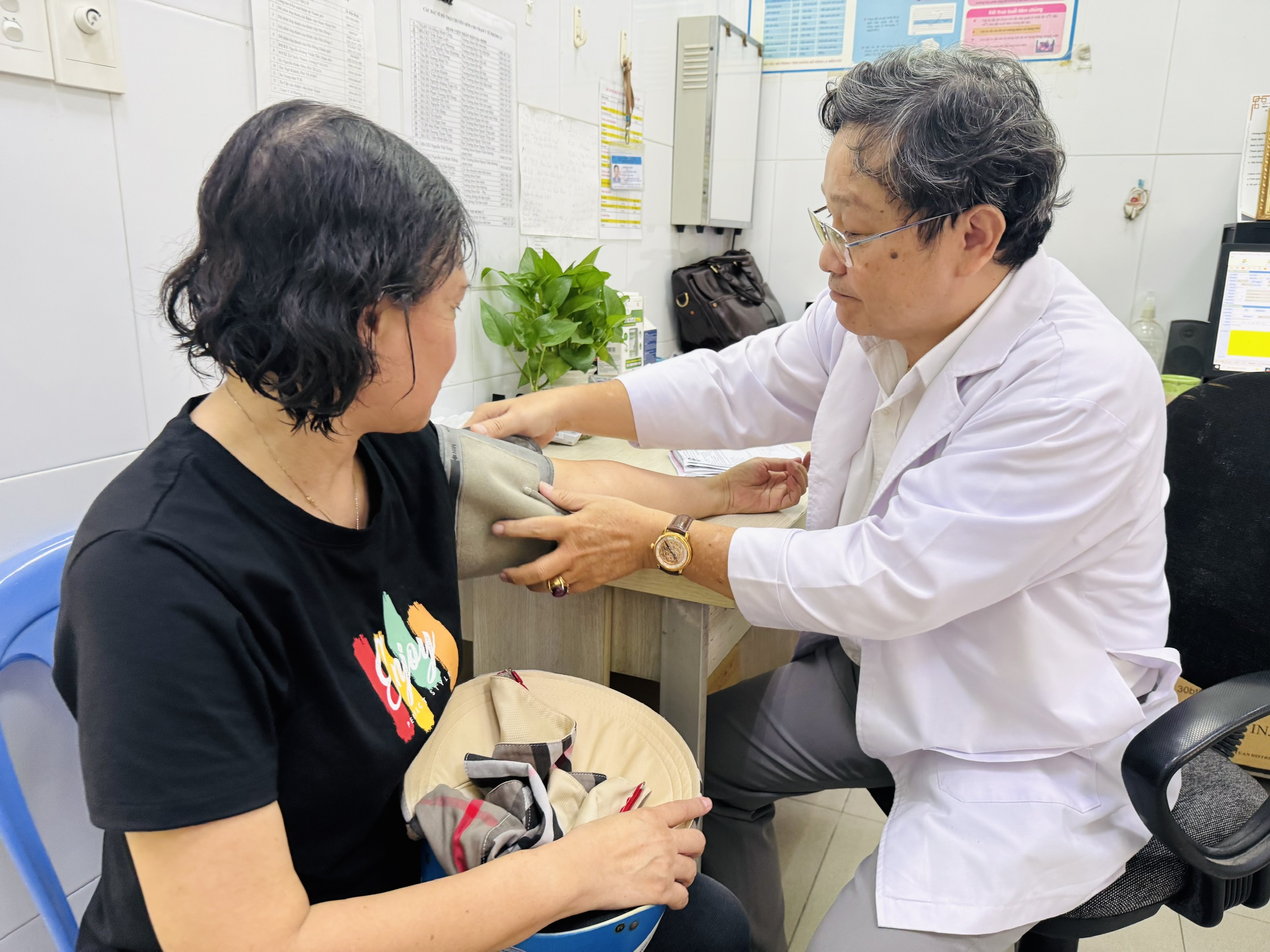 khám sức khỏe - Ảnh 1.