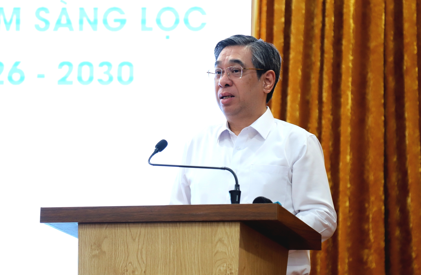 TP.HCM đề xuất bỏ ranh giới hành chính khi người dân đi khám sức khỏe miễn phí 1 khám sức khỏe - Ảnh 1.