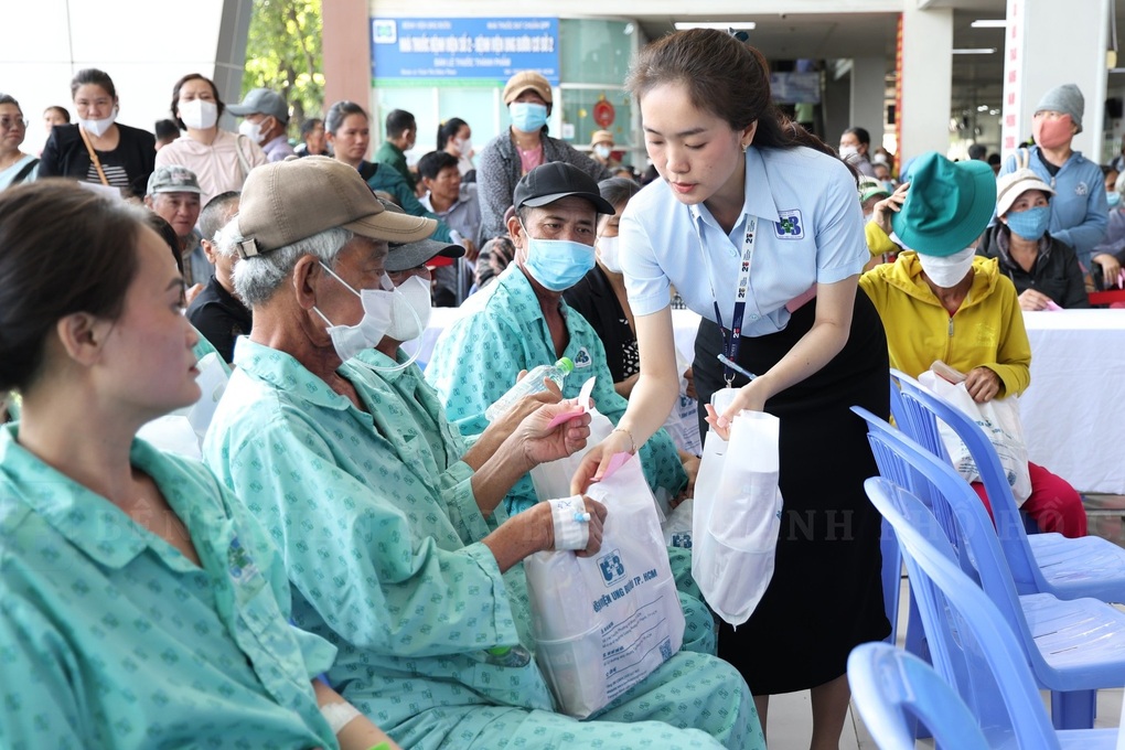 TPHCM khám sức khỏe miễn phí toàn dân: Các bệnh viện, trạm y tế vào cuộc - 4