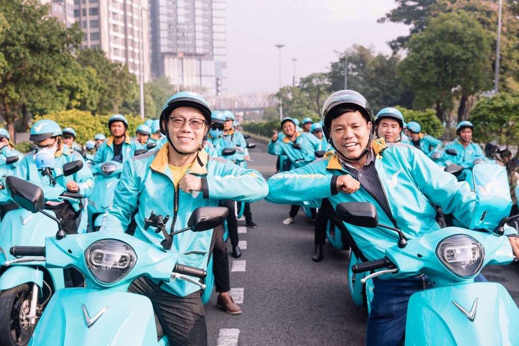 Tài xế công nghệ xe điện: Thu nhập đảm bảo - 1