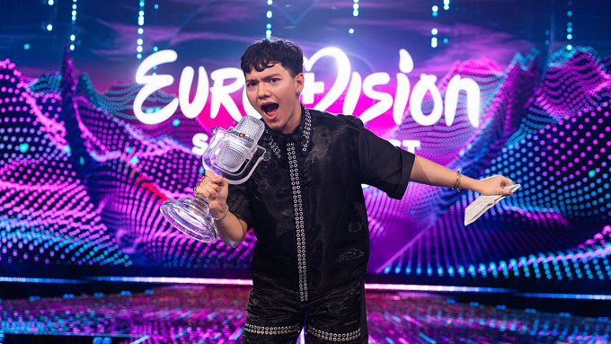 JJ - quán quân Eurovision 2025 - trên sân khấu nhận giải. Năm ngoái, cuộc thi diễn ra tại Thụy Sĩ. Ảnh: Eurovision