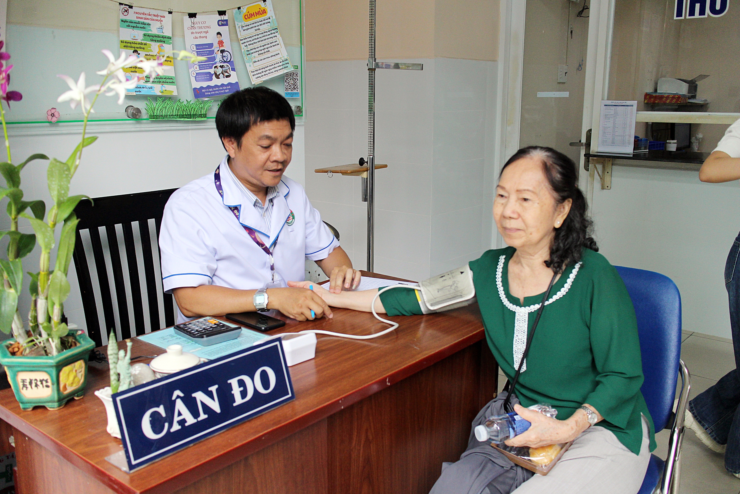 NÂNG CHUẨN TRỢ CẤP XÃ HỘI: Thêm điểm tựa cho người yếu thế - Ảnh 1.