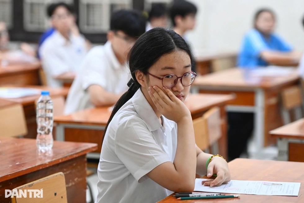 Thi vào lớp 10: Đừng trút áp lực thi cử lên tuổi 15 - 1