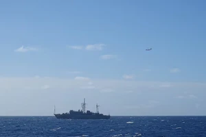 Mỹ điều tàu và máy bay giám sát tàu tình báo Nga lại gần Hawaii