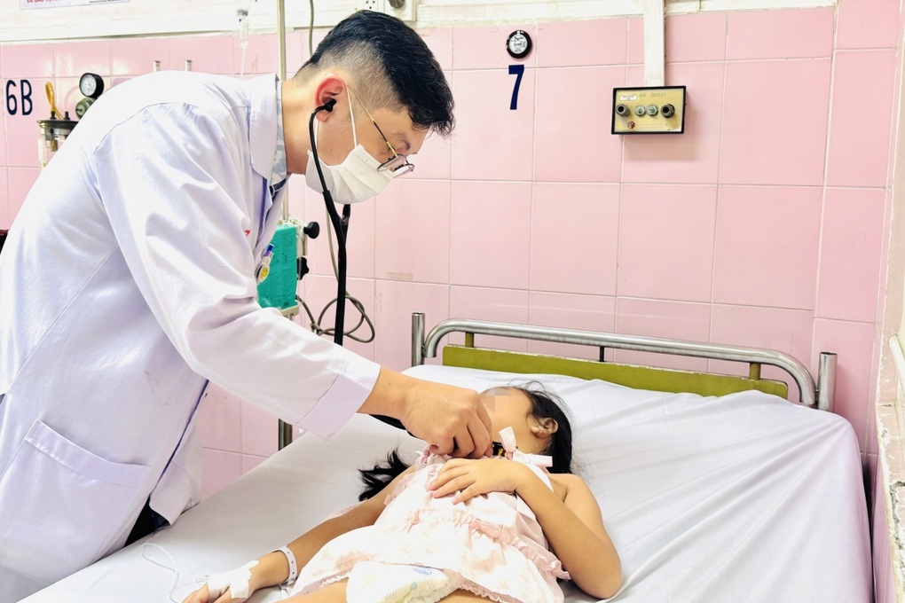 Thông tin mới nhất vụ hàng chục học sinh trường Bình Quới Tây nghi ngộ độc - 1