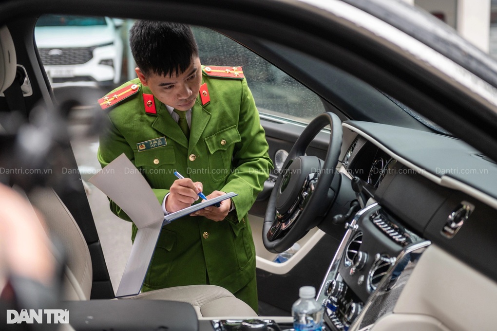 Thu giữ gần 45 tỷ đồng và 1,7 triệu USD tại nhà bạn gái Mr Pips - 1