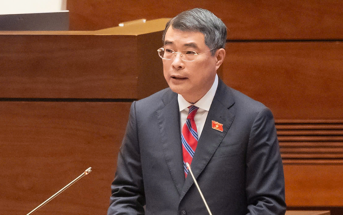 Thủ tướng Lê Minh Hưng trình bày báo cáo tại phiên họp Quốc hội chiều 9/4. Ảnh: Media Quốc hội