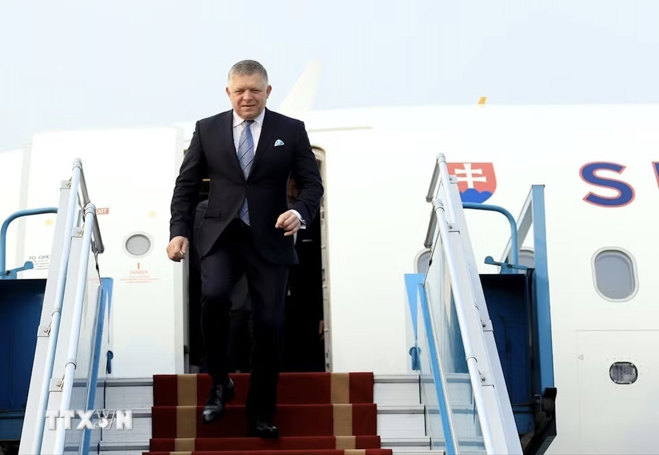 Thủ tướng Slovakia đến Hà Nội, bắt đầu thăm chính thức Việt Nam 1 Thủ tướng Slovakia bắt đầu thăm chính thức Việt Nam - Ảnh 1.