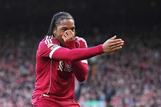 Rio Ngumoha mừng bàn mở tỷ số cho Liverpool trong trận thắng Fulham 2-0 trên sân Anfield, thành phố Liverpool, Vương quốc Anh ngày 11/4/2026. Ảnh: AP
