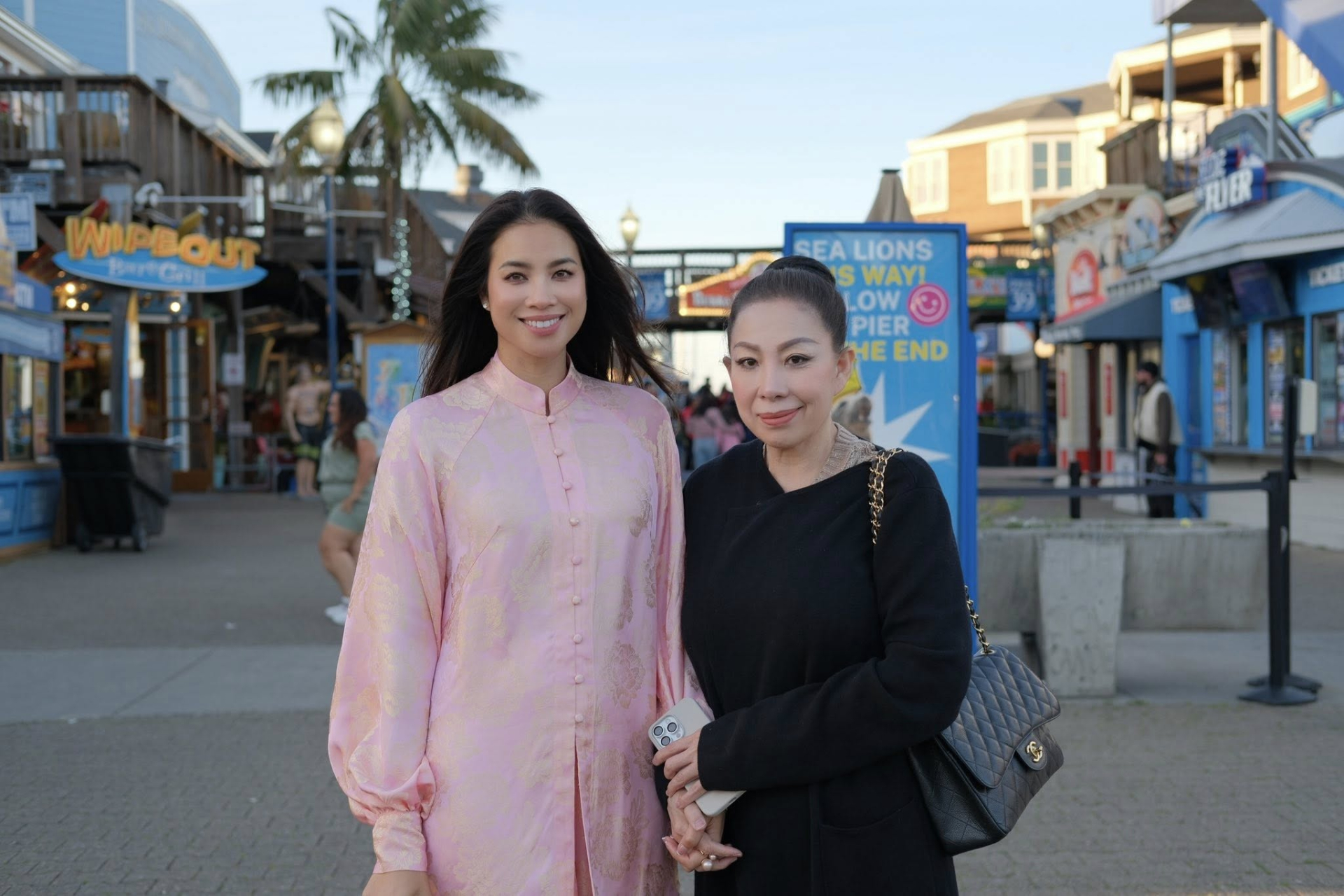 Tình trạng hiện tại của vợ chồng Phạm Hương ở Mỹ- Ảnh 1.