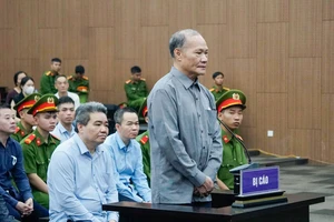 Cựu Thứ trưởng Hoàng Văn Thắng bị đề nghị 4-5 năm tù 