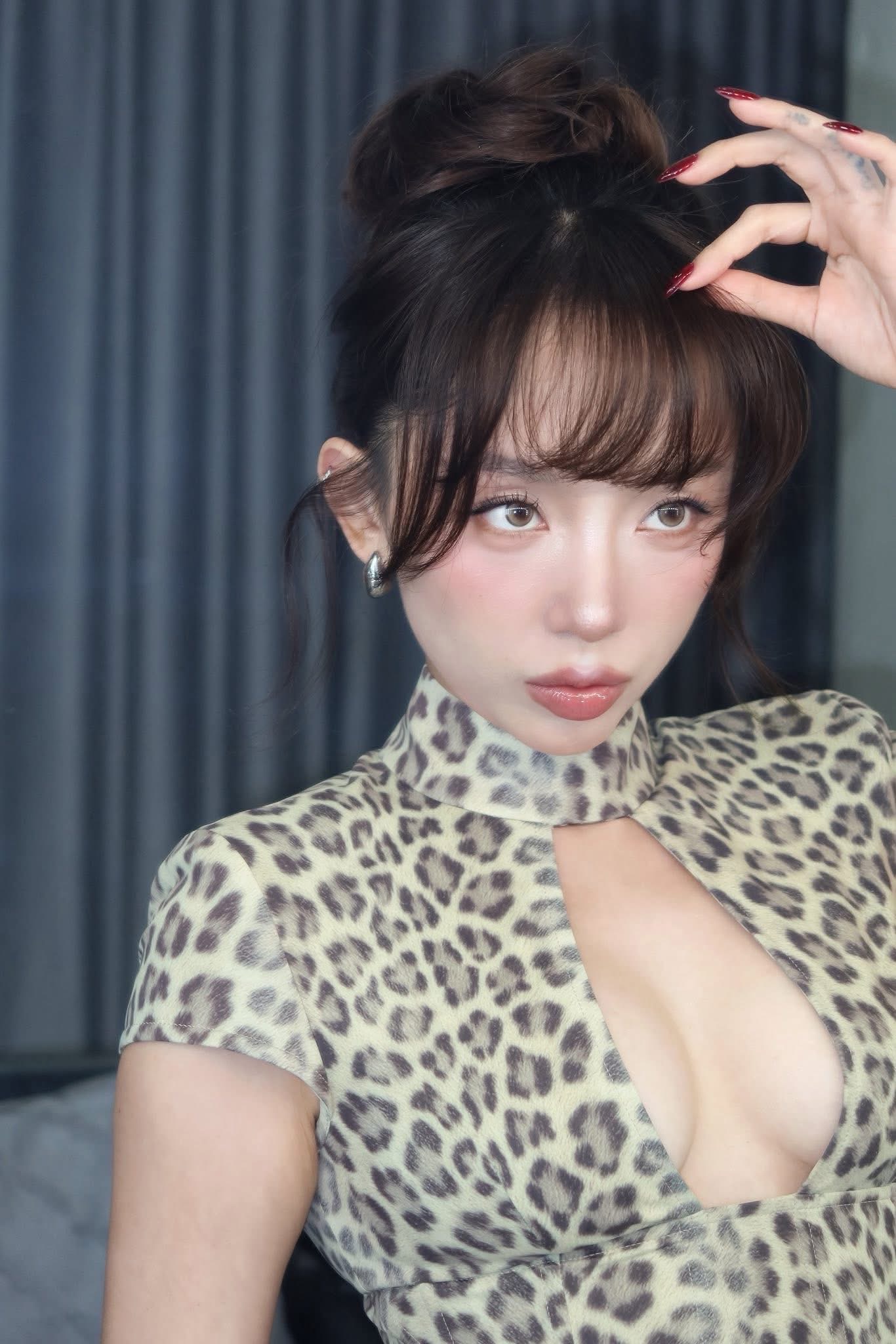 Tóc Tiên lên đồ hở bạo khoe dáng, bị soi vẫn khư khư 1 thứ chung với Touliver- Ảnh 3.