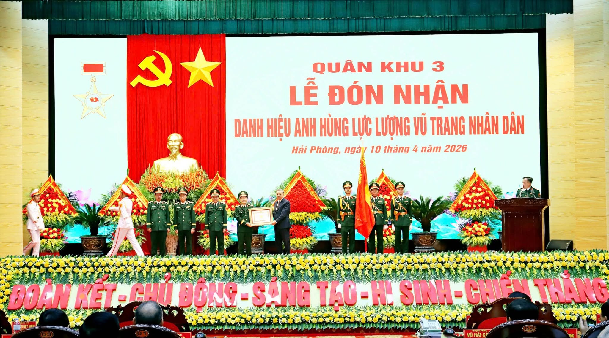 Tổng Bí thư, Chủ tịch nước: Giữ vững truyền thống anh hùng, xây dựng Quân khu 3 vững mạnh toàn diện - Ảnh 1.