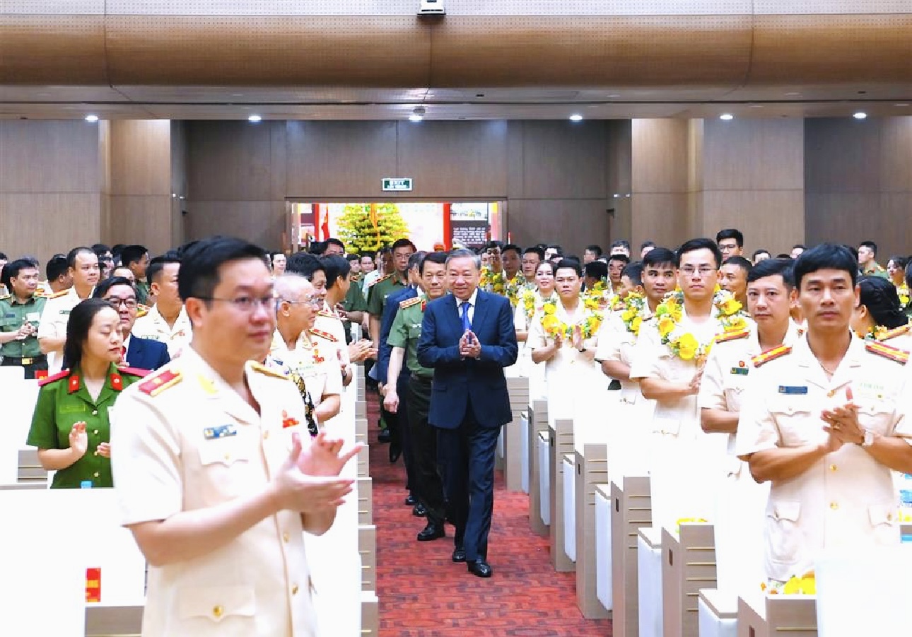 Tổng Bí thư, Chủ tịch nước Tô Lâm gửi thư chúc mừng Lực lượng Tham mưu Công an nhân dân 1 Tổng Bí thư, Chủ tịch nước Tô Lâm gửi thư chúc mừng Lực lượng Tham mưu Công an nhân dân - Ảnh 1.