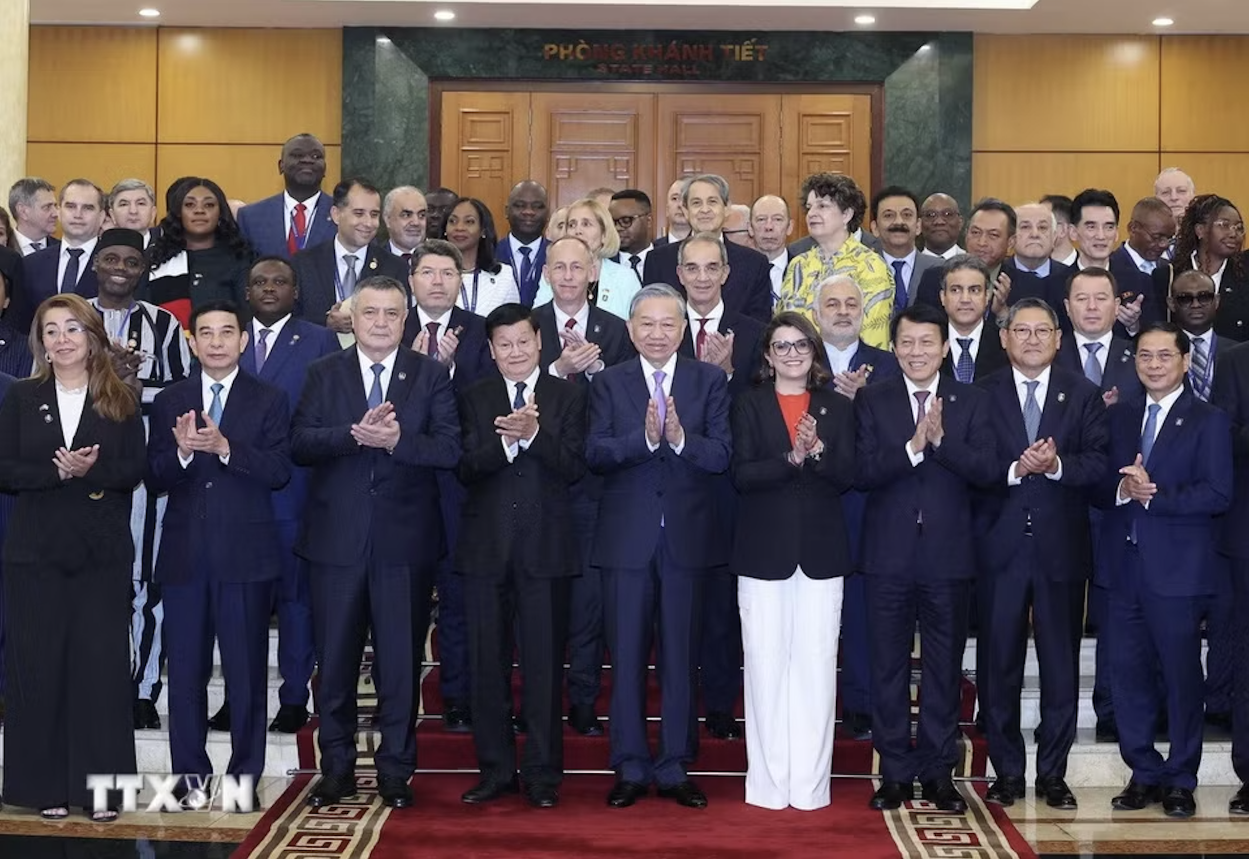 - Ảnh 1. - Ảnh 1.