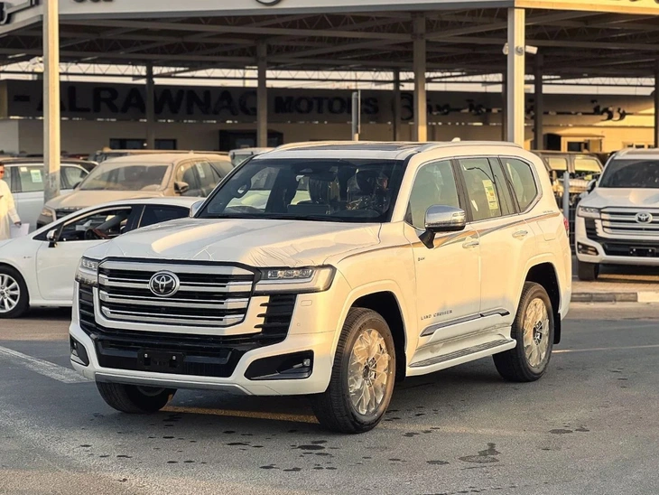 Toyota Land Cruiser hybrid nhận cọc ở Việt Nam, giá dự kiến trên 4,6 tỉ đồng - Ảnh 1.
