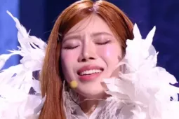 Trang Pháp gây sốc tại Trung Quốc