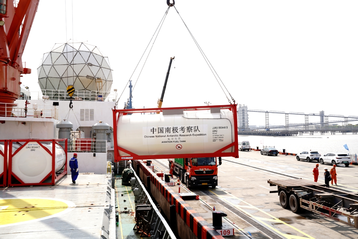 Tro ve sau 160 ngay vuot hon 63000 km Rong