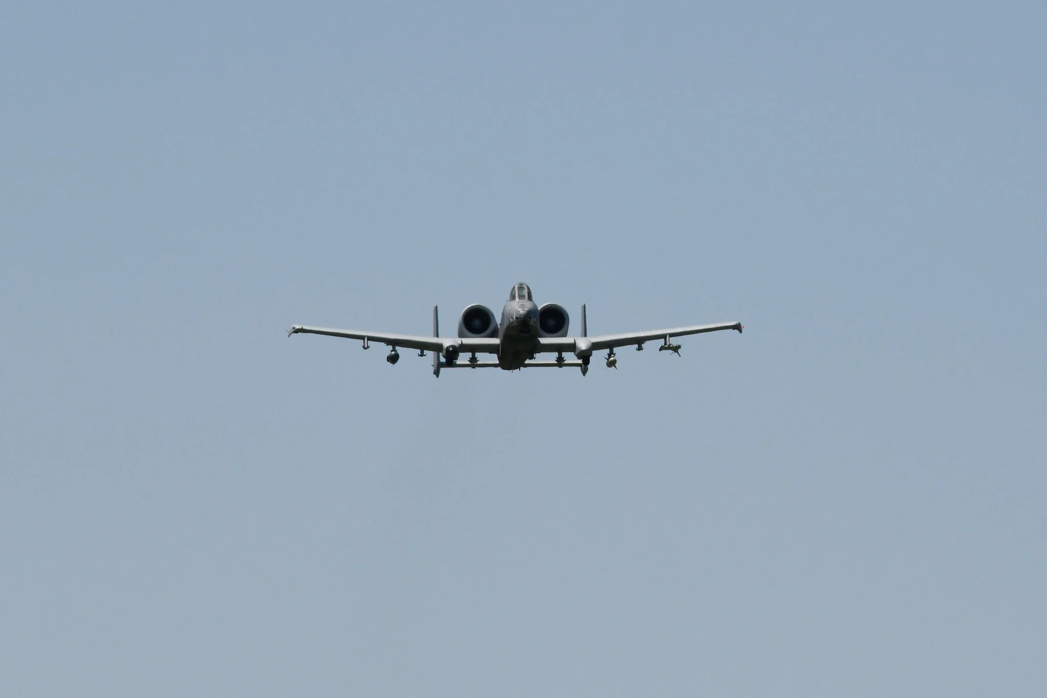 Trung Đông sáng 4-4: Iran bắn trúng máy bay chiến đấu thứ hai của Mỹ, bác đề xuất ngừng bắn 48 giờ 1 Iran - Ảnh 1.