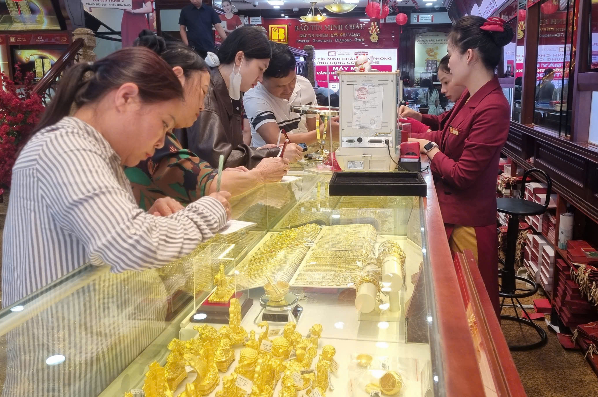 Trước trốn thuế 'khủng', Bảo Tín Minh Châu từng sai phạm gì? 1 Trước trốn thuế 'khủng', Bảo Tín Minh Châu từng sai phạm gì? - Ảnh 1.