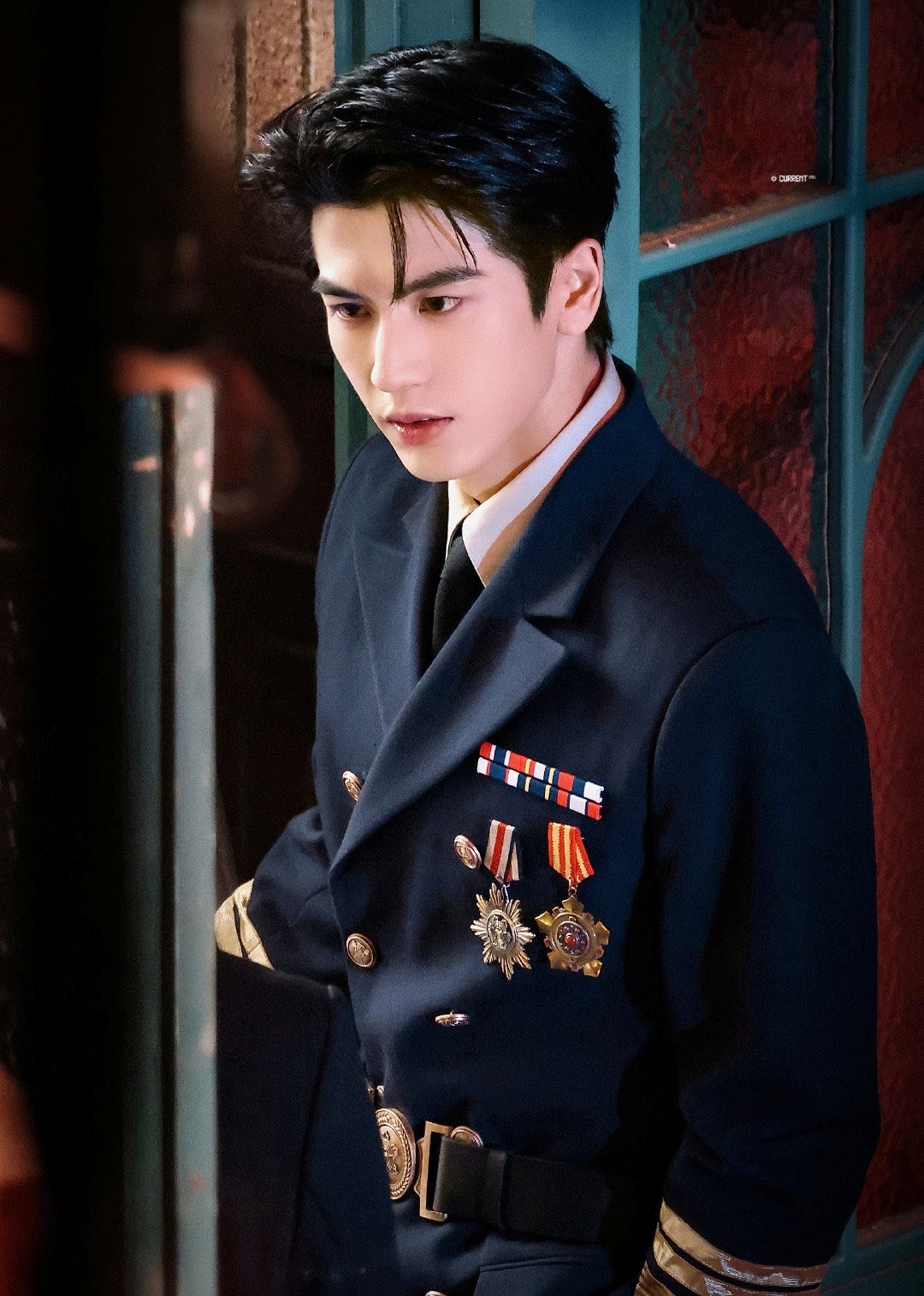 Trương Lăng Hách buộc phải đổi nghề- Ảnh 1.