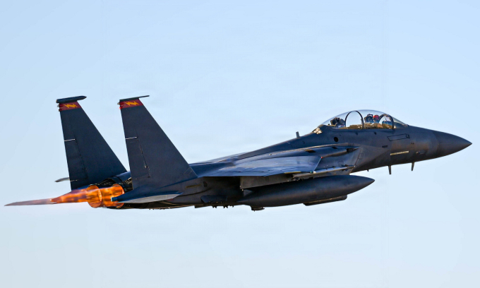 Tiêm kích F-15E Mỹ cất cánh tham gia chiến dịch Cơn thịnh nộ Kinh hoàng hôm 16/3. Ảnh: USAF