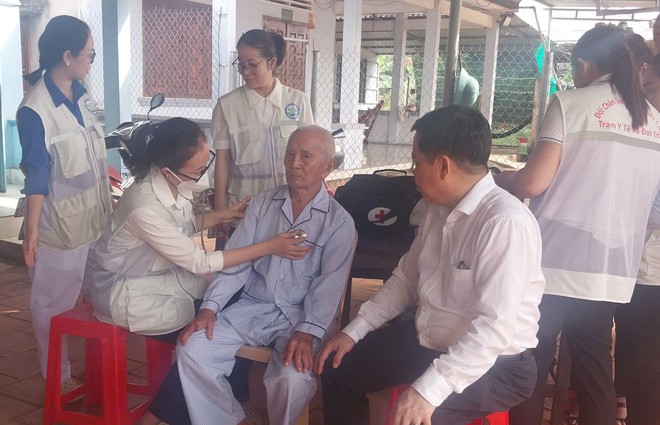 Từ hôm nay, người dân TPHCM có ‘bác sĩ gia đình’ theo dõi sức khoẻ tại nhà - 1