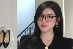 Huyền My gây bàn tán vì thanh lý giày bẩn, mòn đế