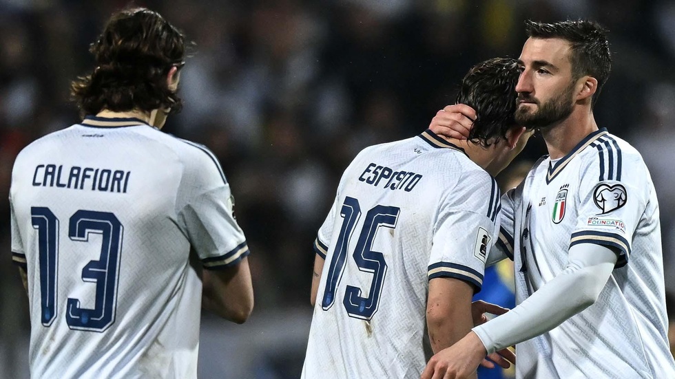 Tuyển Italy liên tiếp vắng mặt ở World Cup: Sự lạc hậu “ăn mòn” tương lai - 1