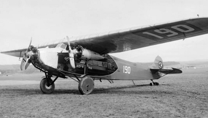 Tỷ phú giàu thứ 3 thế giới rơi thẳng từ máy bay xuống biển mà không một ai biết- Ảnh 2.