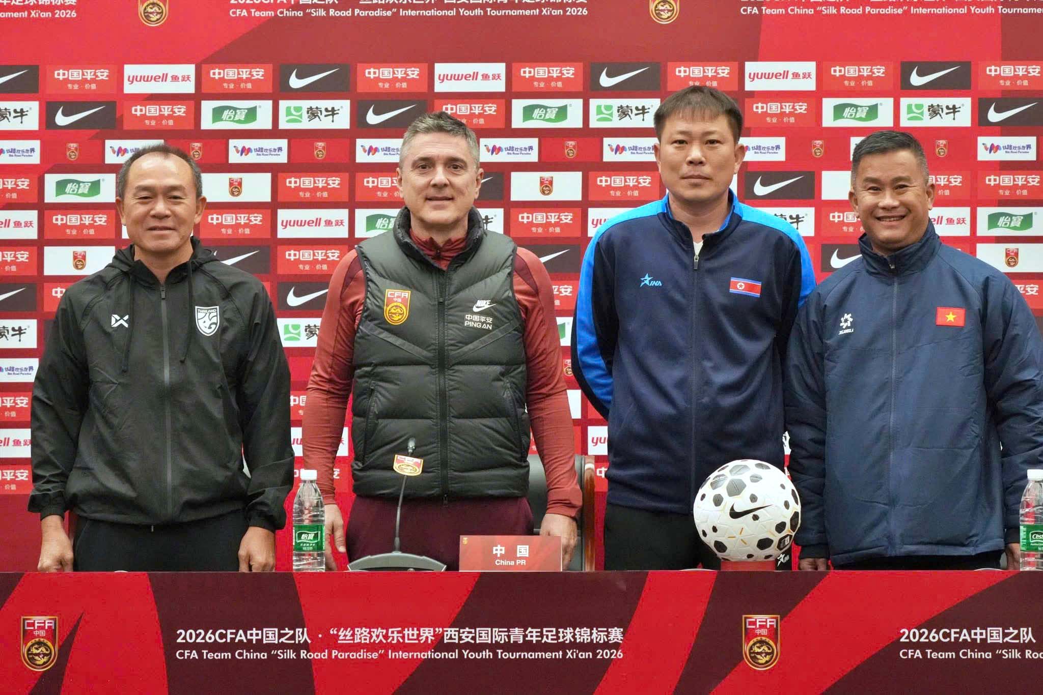 U23 Việt Nam thua U23 Trung Quốc, HLV Đinh Hồng Vinh vẫn hài lòng về 'tinh thần thi đấu' - Ảnh 1.